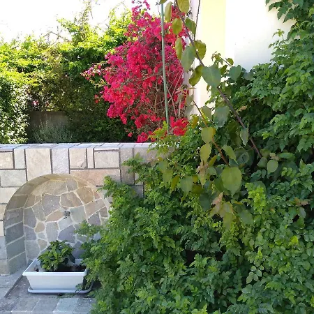 Sunny House In Ferienhaus Ialysos (Rhodes)